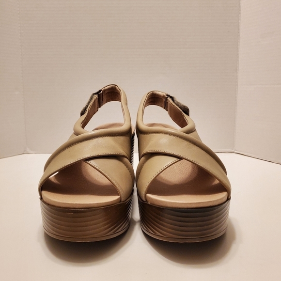 Cream Platform Sandals with Crisscross Straps - Picture 4 of 8